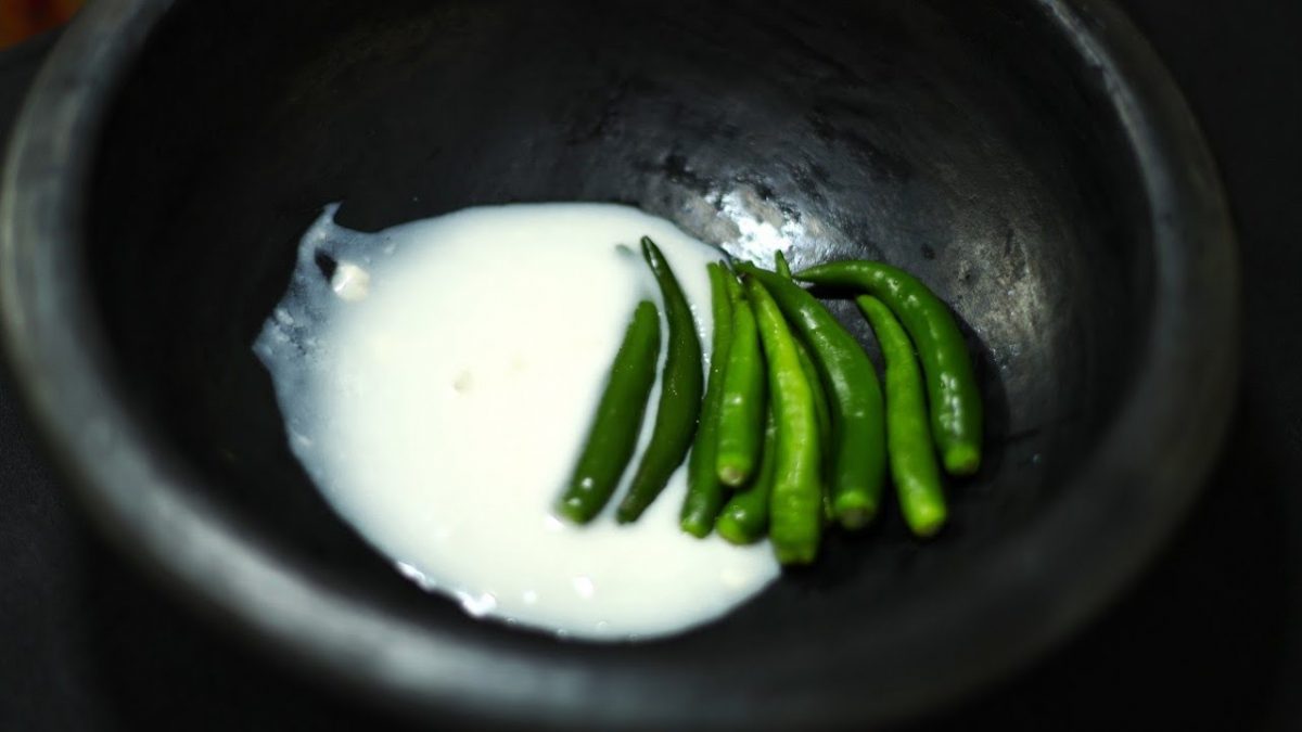 Easy Curry Recipe With Green Chillies And Yogurt News Malayalam